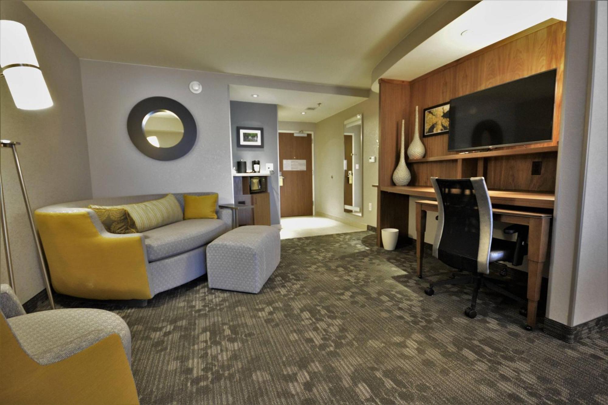 Courtyard By Marriott Asheville Airport Fletcher Exterior photo