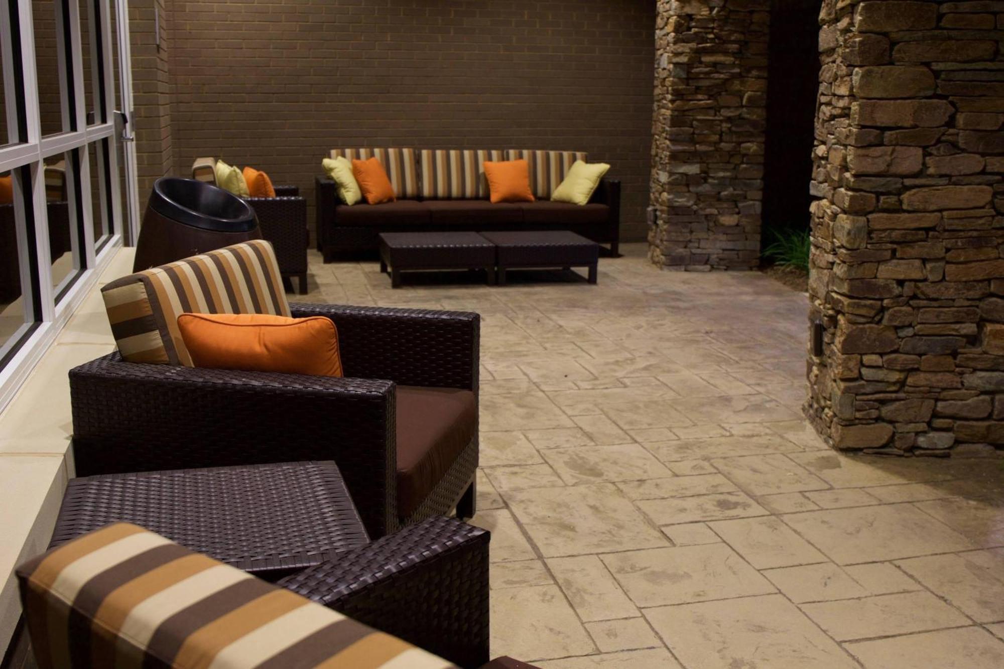 Courtyard By Marriott Asheville Airport Fletcher Exterior photo