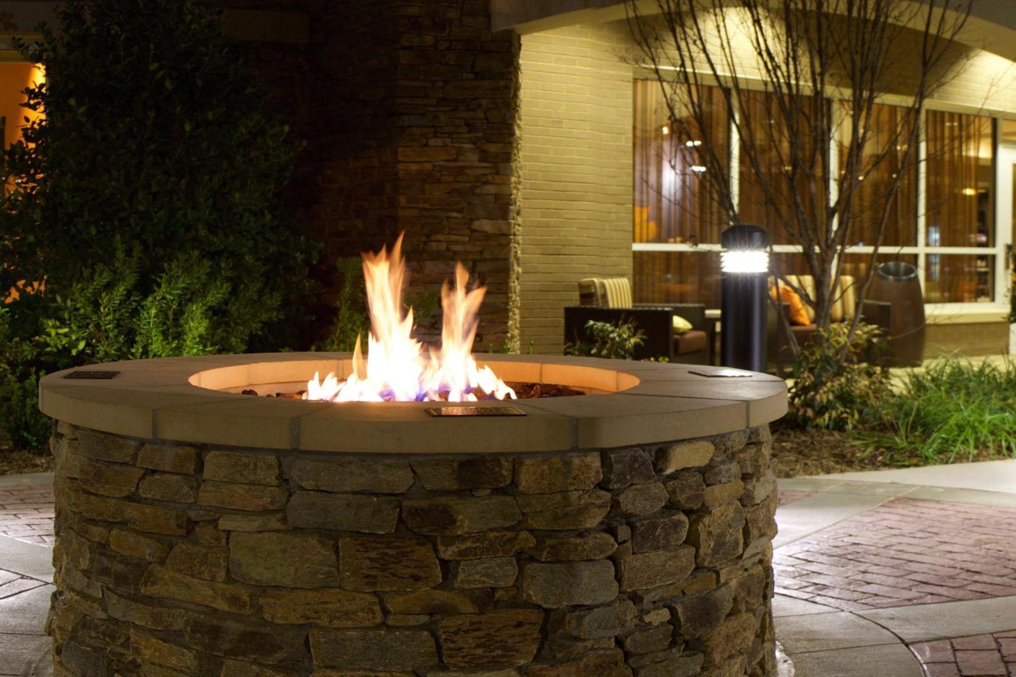 Courtyard By Marriott Asheville Airport Fletcher Exterior photo