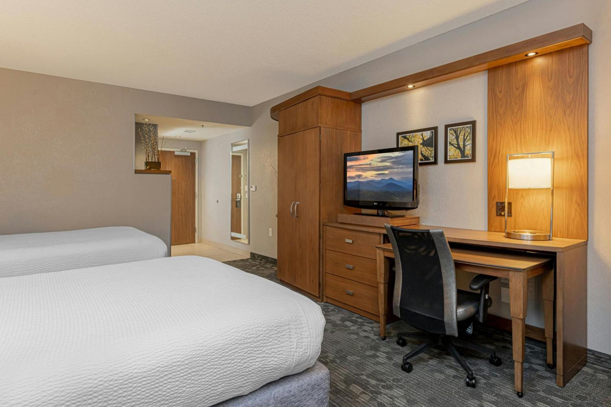 Courtyard By Marriott Asheville Airport Fletcher Exterior photo