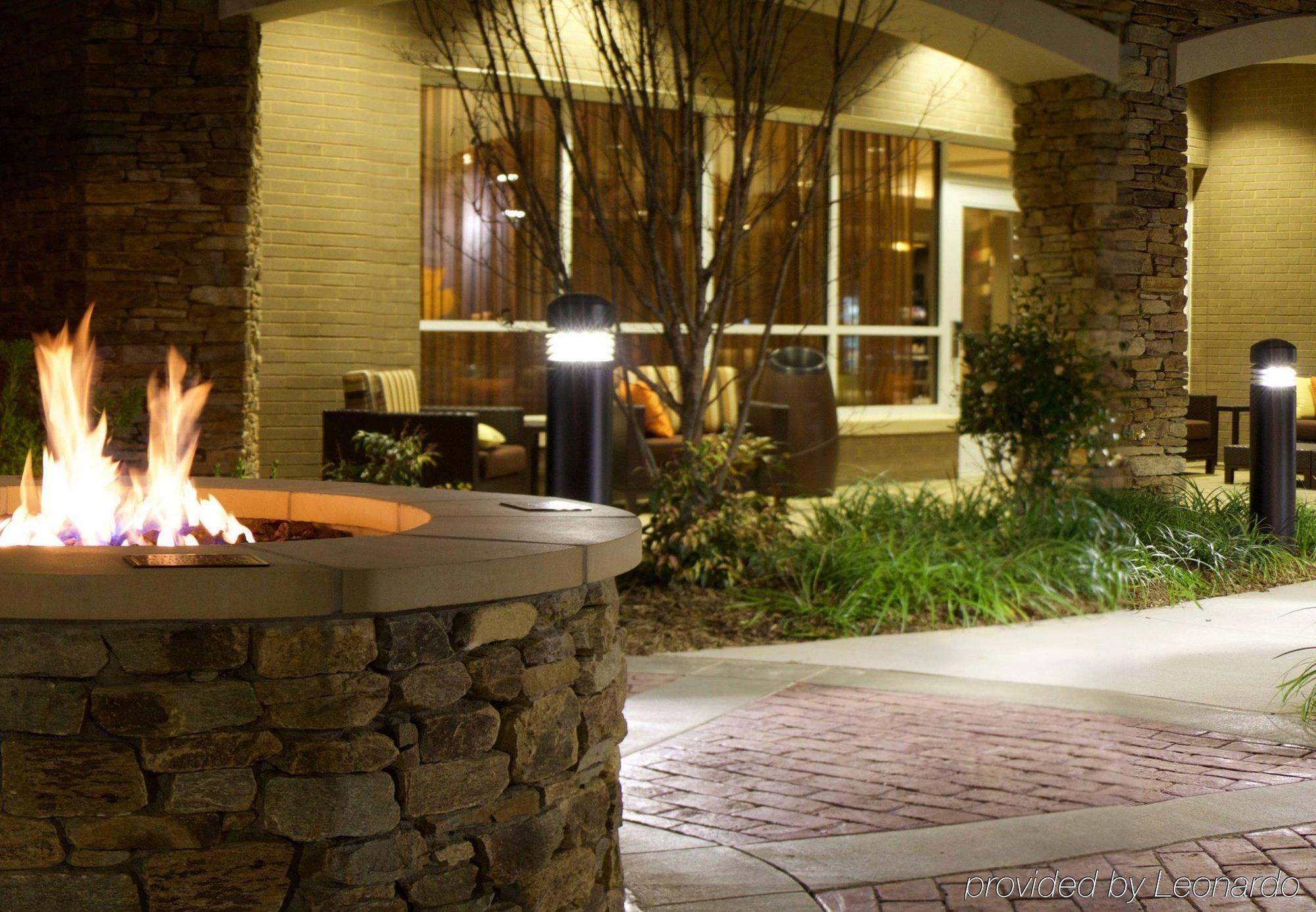 Courtyard By Marriott Asheville Airport Fletcher Exterior photo